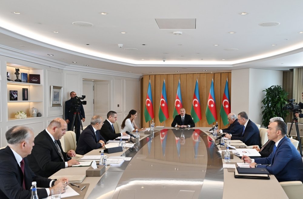 Prezidentin sədrliyi ilə müşavirə KEÇİRİLDİ - FOTO/VİDEO - foto 3