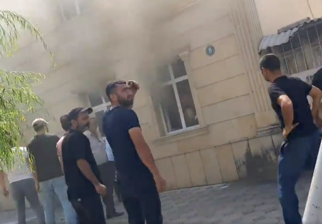 Balakəndə yaşayış binasında YANĞIN – FOTO  - foto 1