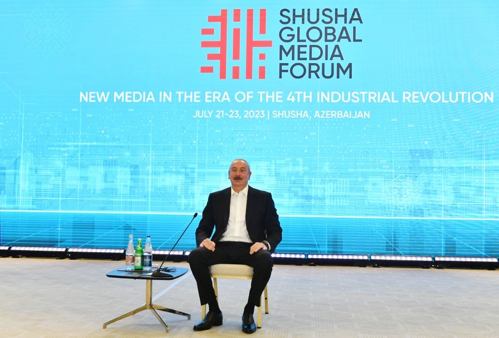 İlham Əliyev Qlobal Media Forumunun müntəzəm keçirilməsini təklif edib