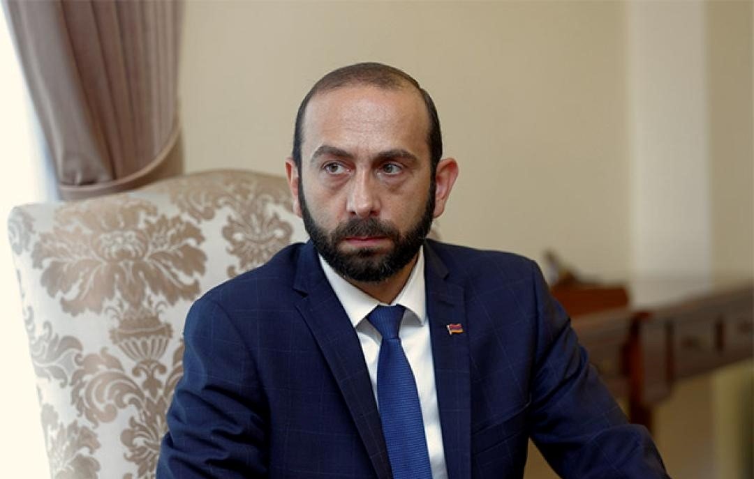 Ararat Mirzoyan İranın yeni səfirinə Azərbaycandan şikayət etdi