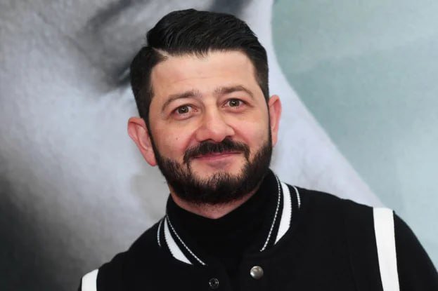 Erməni teleaparıcı: 
