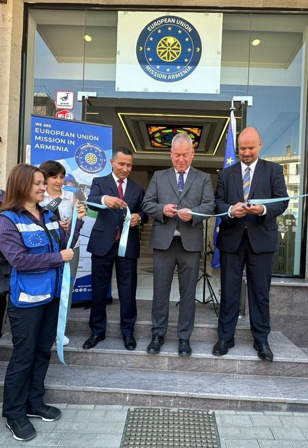 Azərbaycanla sərhəddə Aİ-nin Ermənistandakı missiyasının mərkəzi AÇILDI - FOTO  - foto 1