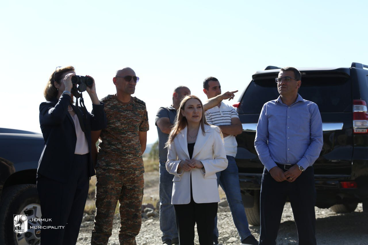ABŞ və Ermənistan səfirləri Azərbaycanla sərhəddə - FOTO   - foto 1