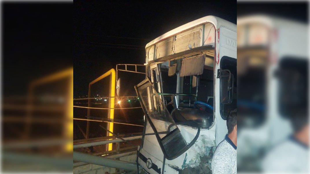 Abşeronda avtobusla minik maşını toqquşub, sürücü ölüb - FOTO 