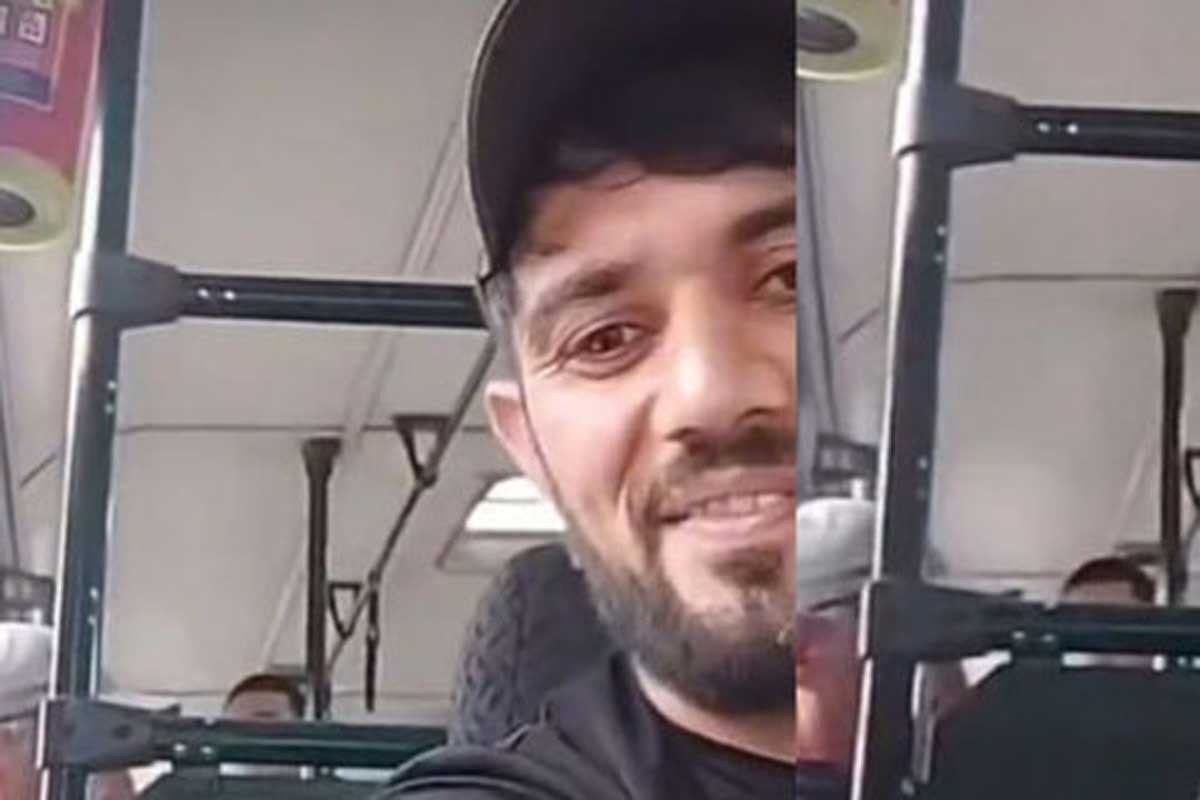 Avtobusu idarə edərkən
