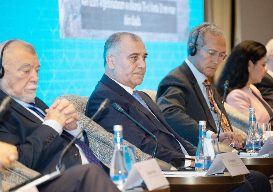 Əli Nağıyev: “İrəvan məzar yerlərinin məlumatlarını verməklə, axtarışları sürətləndirə bilər” Əli Nağıyev: “İrəvan məzar yerlərinin məlumatlarını verməklə, axtarışları sürətləndirə bilər”