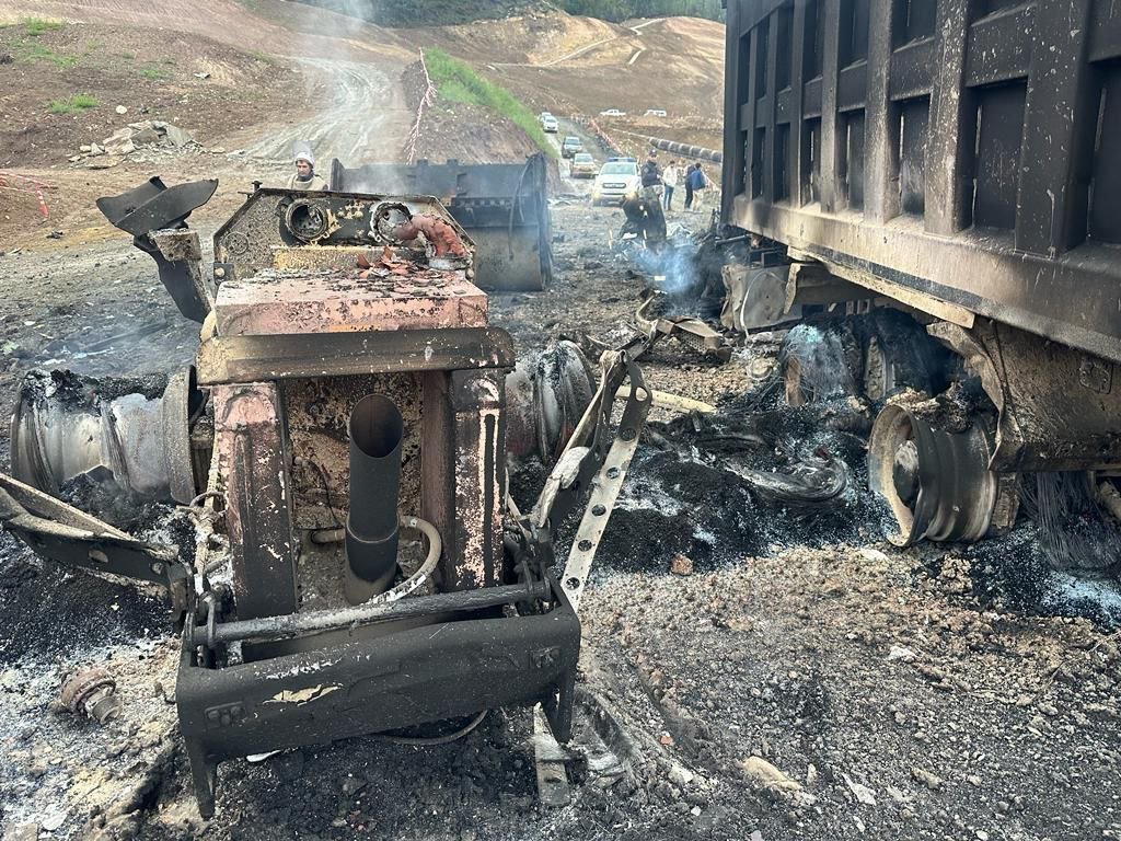 Xocavənddə yük maşınımızın minaya düşdüyü yerdən FOTOLAR Xocavənddə yük maşınımızın minaya düşdüyü yerdən FOTOLAR
