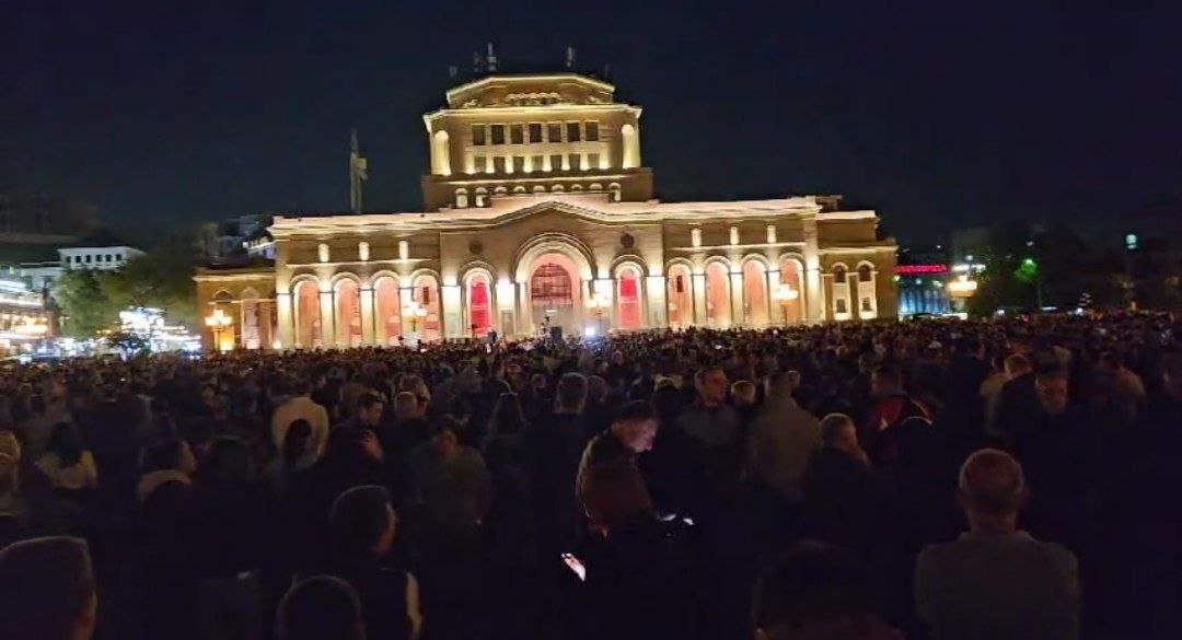 İrəvanda SON VƏZİYYƏT: Əhali Paşinyanın istefasını tələb edir - VİDEO