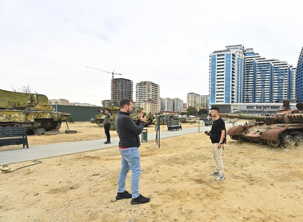 Türkiyəli jurnalistlər Hərbi Qənimətlər Parkını ziyarət etdilər - FOTO