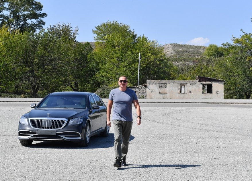 İlham Əliyev Zəngilanın Alıbəyli kəndinin təməlini QOYDU - FOTO