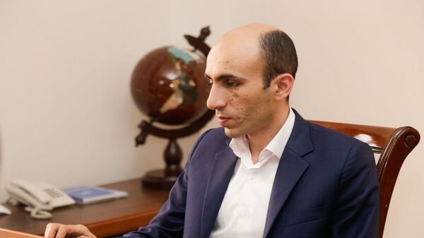 Qarabağdakı xuntanın bütün nümayəndələri gizlənib - Artak Beqlaryan 