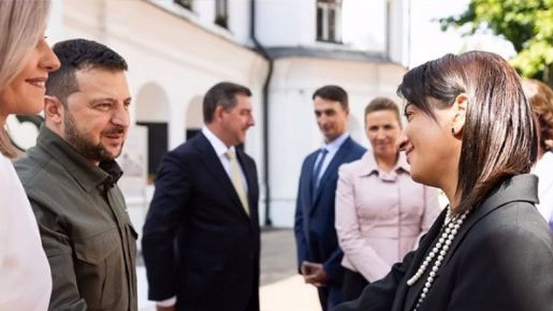 Moskva Paşinyanın həyat yoldaşının Kiyevə səfərini pislədi Moskva Paşinyanın həyat yoldaşının Kiyevə səfərini pislədi