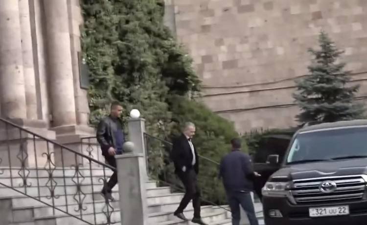 Xankəndidən qaçan Samvel Şahramanyan indi hardadır? - FOTO - foto 1