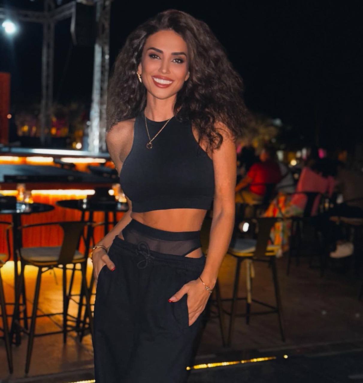 Misirdə tətildə olan Pərvinin şalvarı başına bəla açdı - FOTO - foto 3