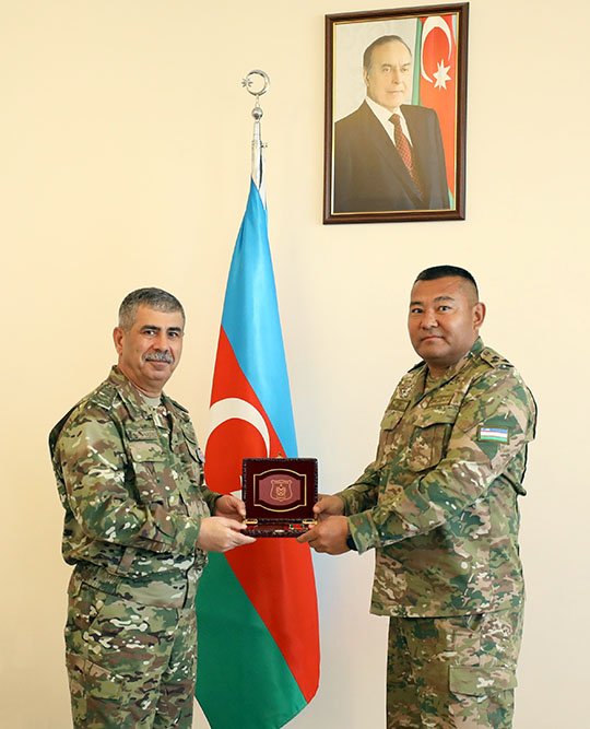 Azərbaycan 4 ölkənin müdafiə nazirlərini TƏLTİF ETDİ – FOTO - foto 1
