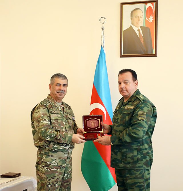 Azərbaycan 4 ölkənin müdafiə nazirlərini TƏLTİF ETDİ – FOTO - foto 3