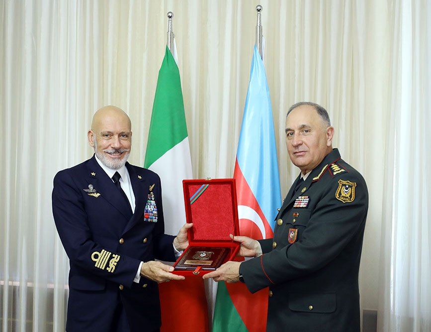 Azərbaycan və İtaliya arasında hərbi əməkdaşlıq MÜZAKİRƏ OLUNDU – FOTO/VİDEO   - foto 5
