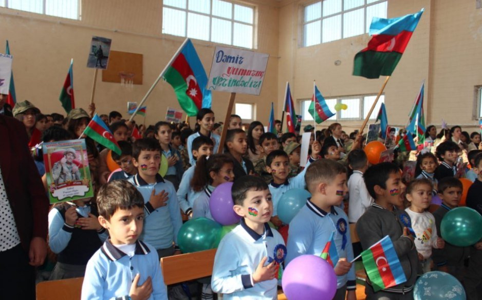 Füzuli məktəbində üç sinfə şəhidlərin adları verilib – FOTO - foto 1