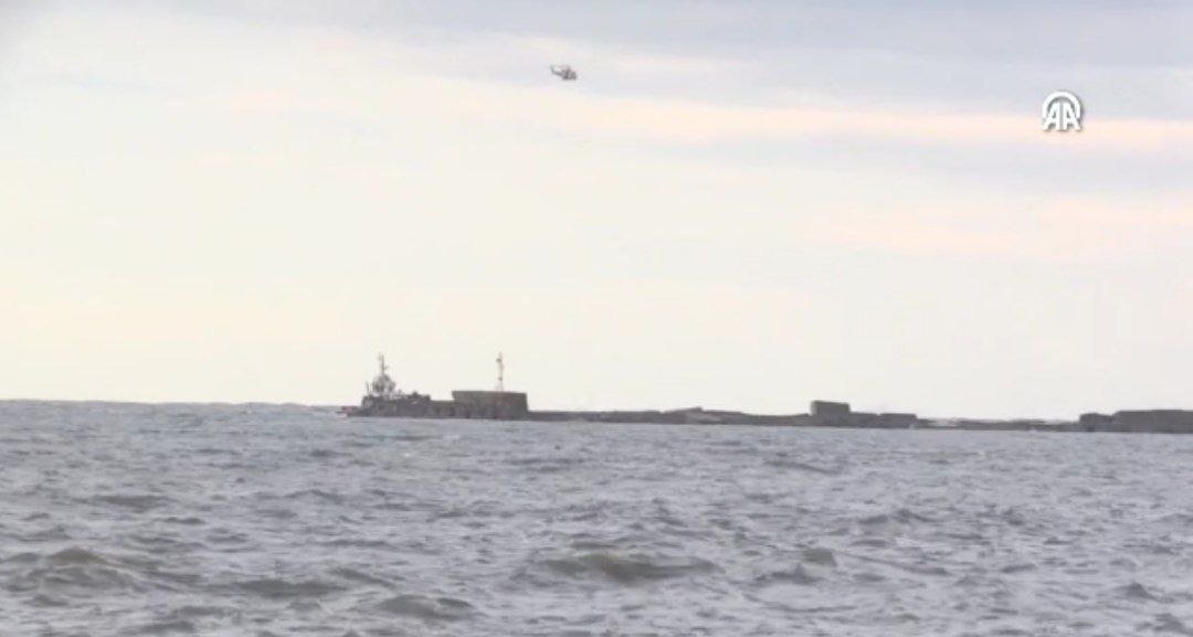 Türkiyə sulara qərq olan gəminin heyətini tapmaq üçün səfərbər oldu – VİDEO  