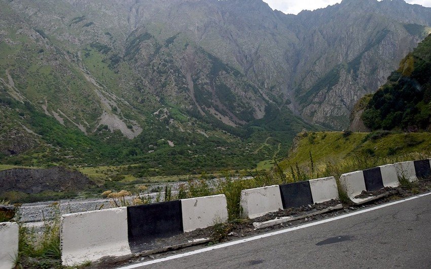 Ermənistanı Rusiya ilə əlaqələndirən yeganə quru yolu BAĞLANDI
