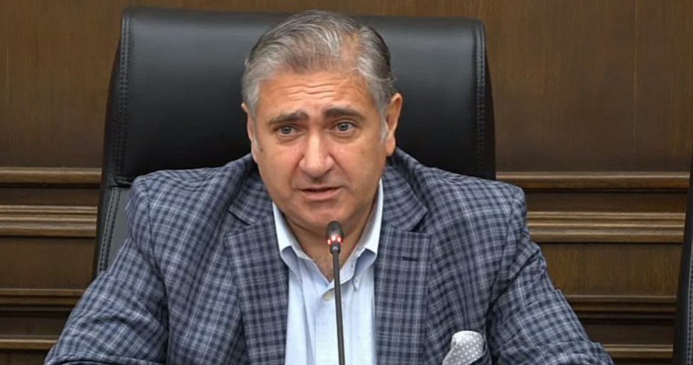Paşinyan ölkəni Moskva ilə Qərb arasında qarşıdurma meydanına çevirib - Erməni deputat