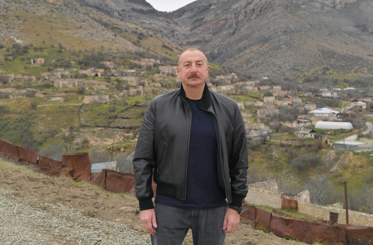 Ölkə başçısı Xocalının Pirlər kəndində - FOTO/VİDEO Ölkə başçısı Xocalının Pirlər kəndində - FOTO/VİDEO