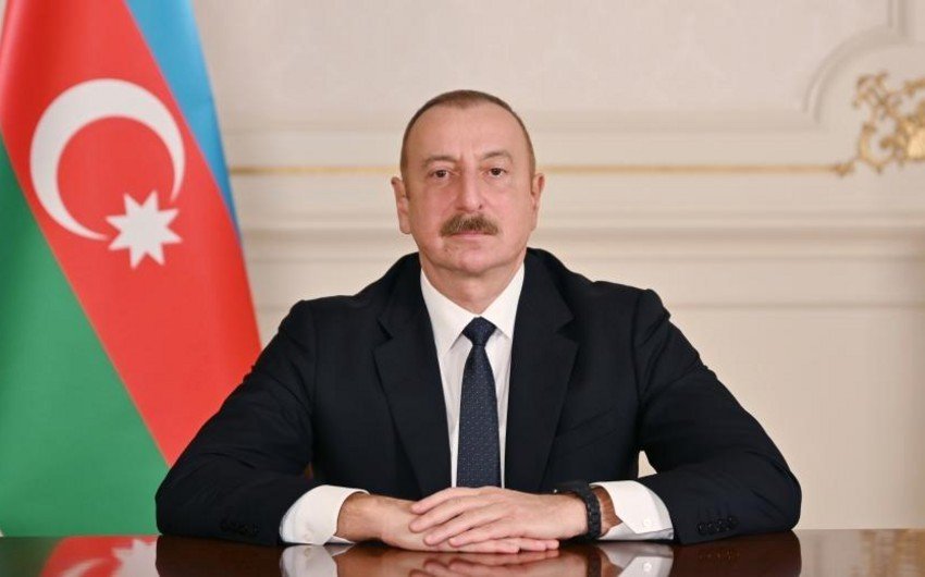 Dmitri Medvedev İlham Əliyevi TƏBRİK EDİB 