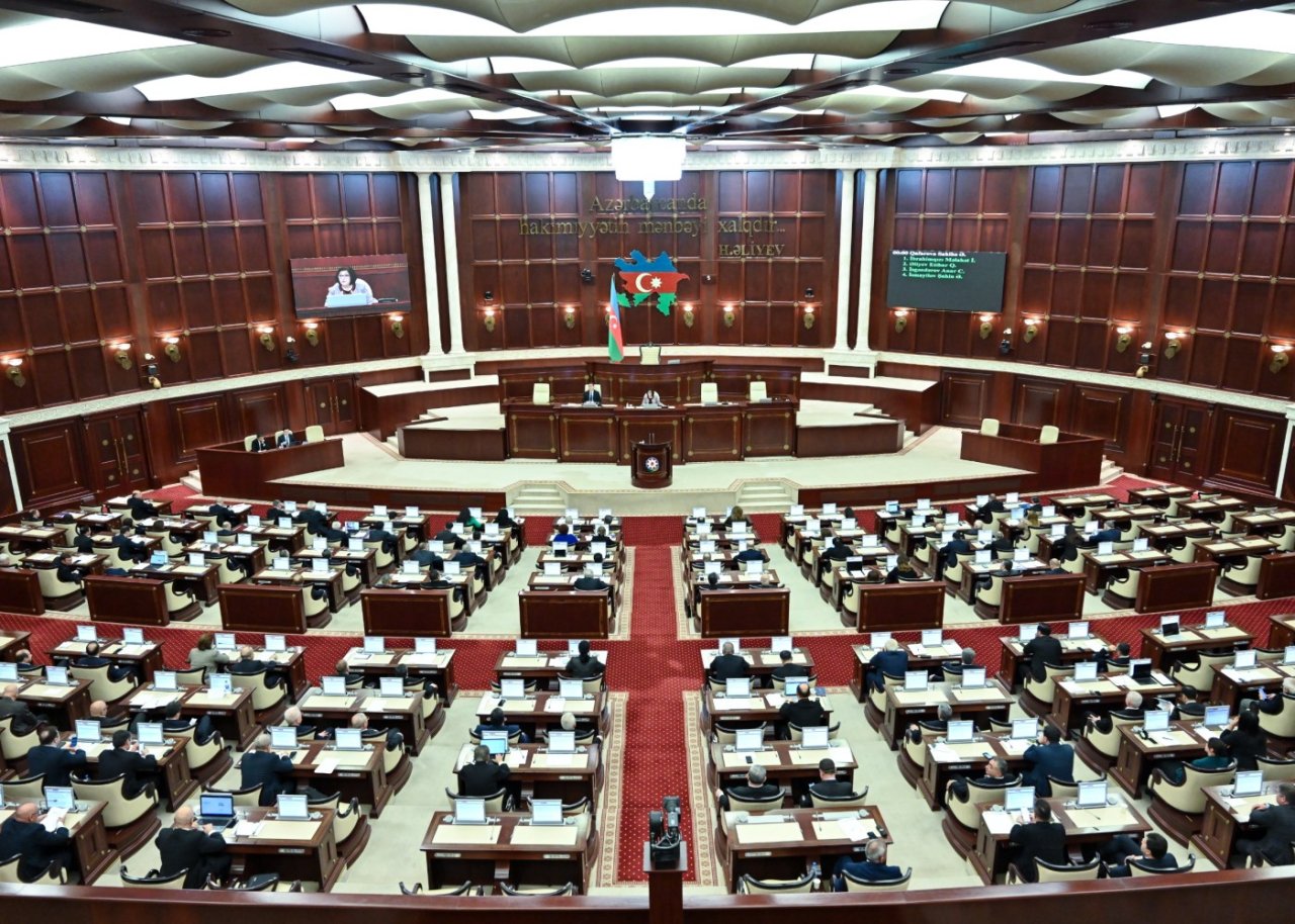 Deputatlarla bağlı YENİ QADAĞA 
