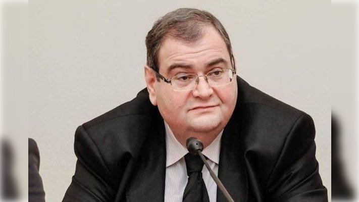 Cəmil Quliyev yıxılaraq qolunu sındırdı - Xəstəxanaya qaldırıldı