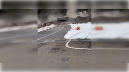Yaponiyada zəlzələdən sonra torpaq sürüşməsi baş verib - VİDEO Yaponiyada zəlzələdən sonra torpaq sürüşməsi baş verib - VİDEO
