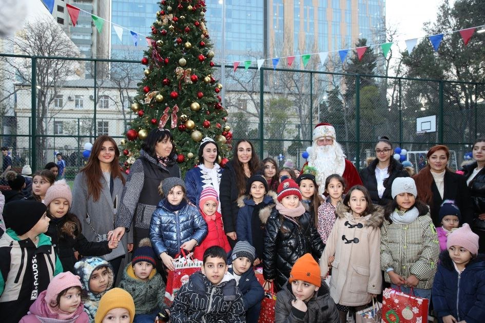 Leyla Əliyeva növbəti “Bizim Həyət”in AÇILIŞINDA - FOTO - foto 3