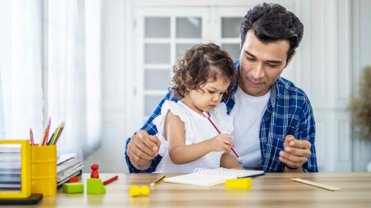 Uşağını təkbaşına böyüdən kişilərə yeni hüquq VERİLDİ Uşağını təkbaşına böyüdən kişilərə yeni hüquq VERİLDİ