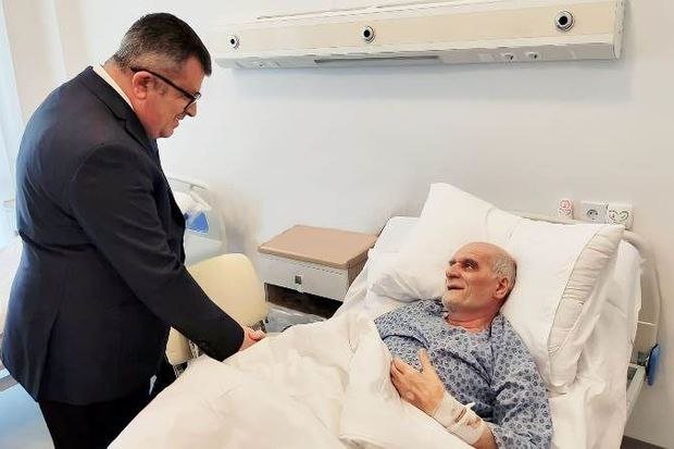 Əməkdar jurnalist xəstəxanaya yerləşdirildi