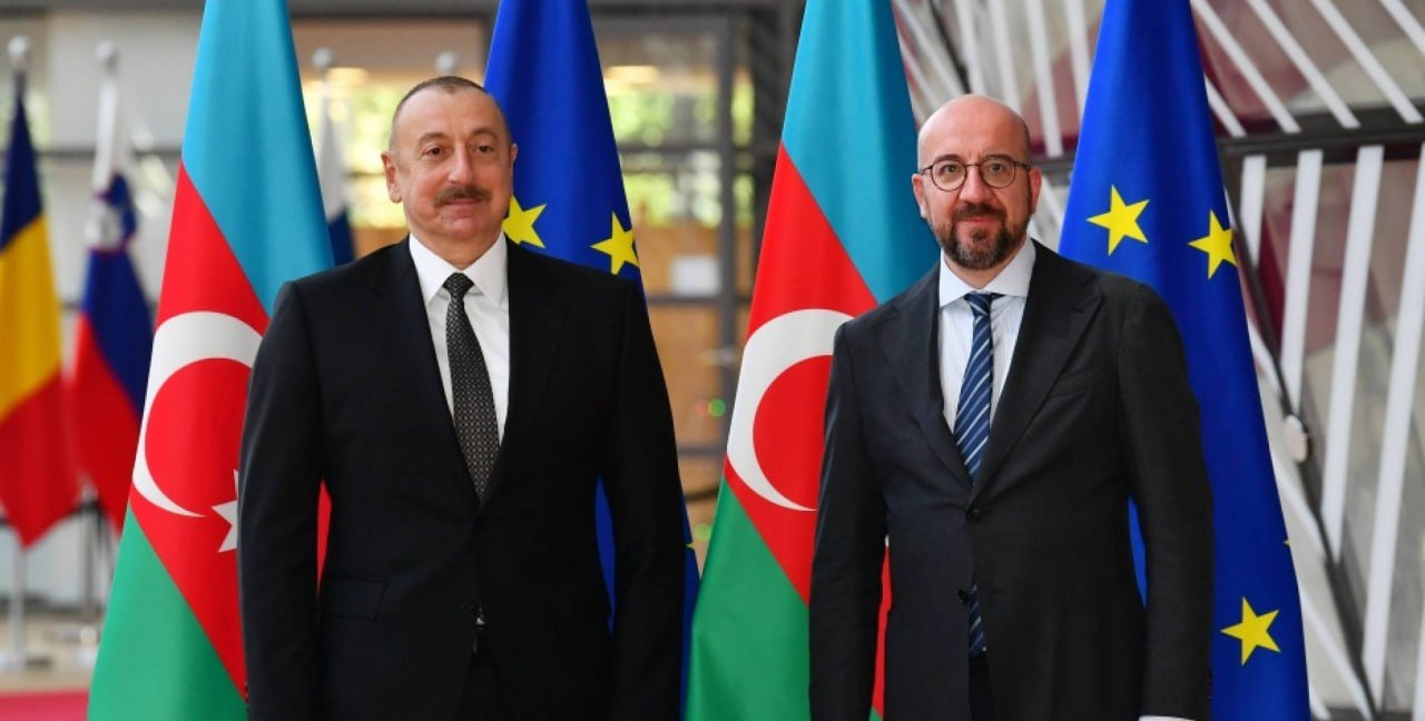 Şarl Mişel İlham Əliyevi təbrik etdi