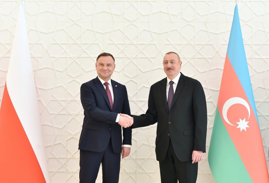 Andjey Duda İlham Əliyevi TƏBRİK ETDİ 