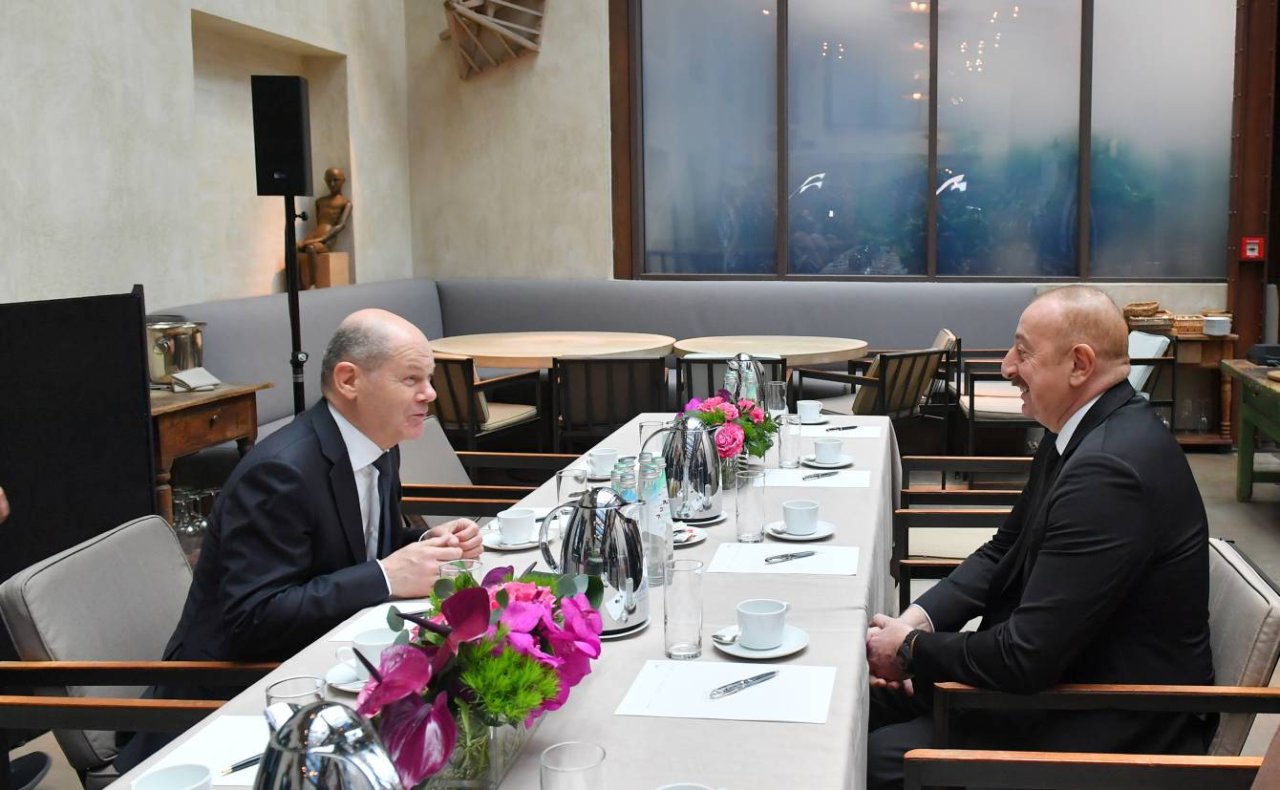 İlham Əliyev Olaf Şoltsla GÖRÜŞDÜ - FOTO - foto 1