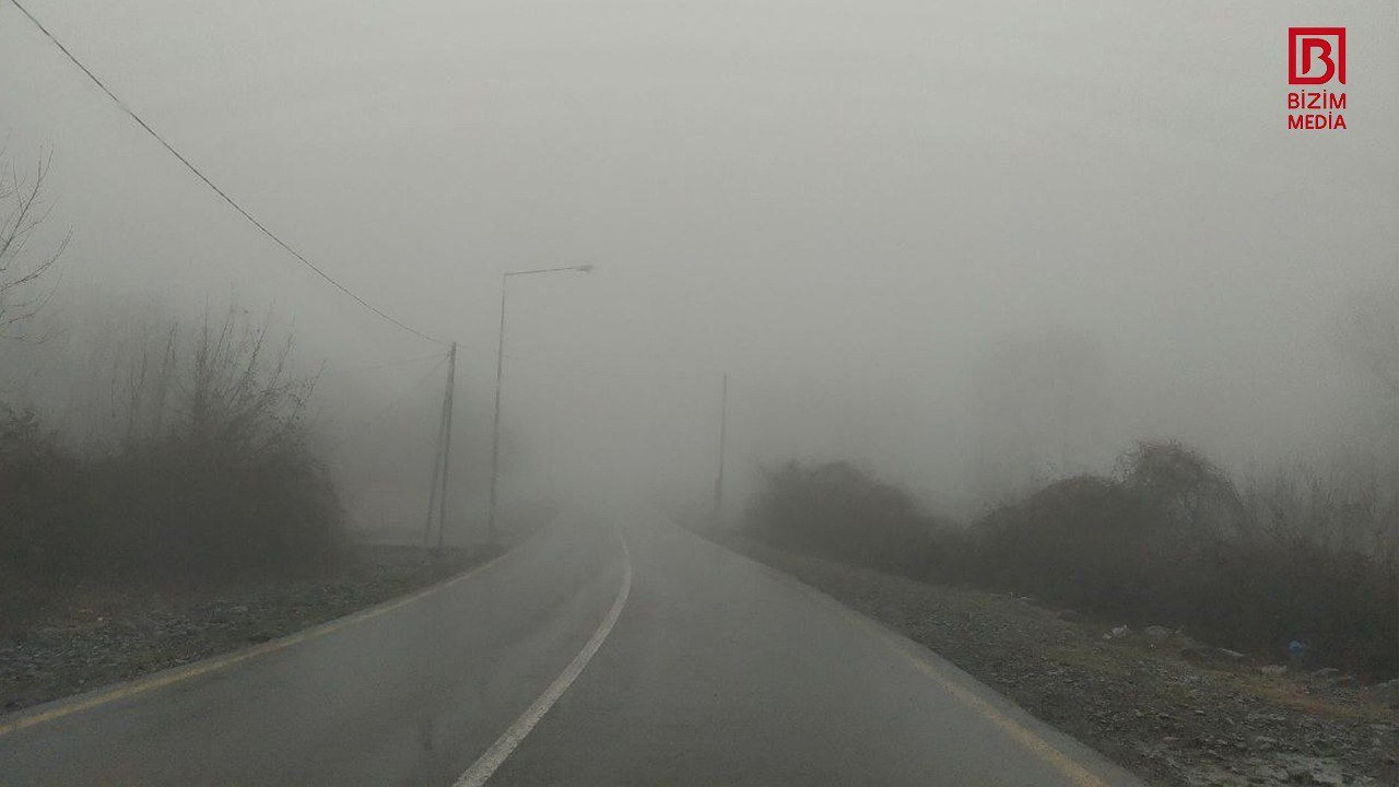 Bu yollar qatı dumana büründü, hərəkət məhdulaşdı – FOTO/VİDEO   - foto 1