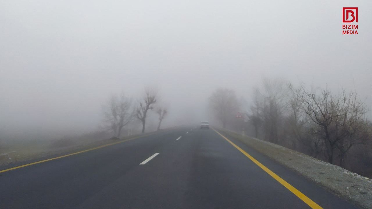 Bu yollar qatı dumana büründü, hərəkət məhdulaşdı – FOTO/VİDEO   - foto 4