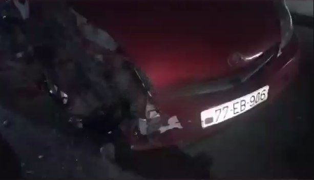Lökbatanda yük maşını “Prius”la toqquşdu - VİDEO Lökbatanda yük maşını “Prius”la toqquşdu - VİDEO