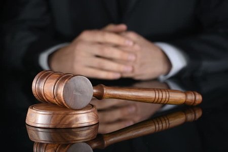 Hakimlər üçün minimum yaş tələbi LƏĞV EDİLİR 