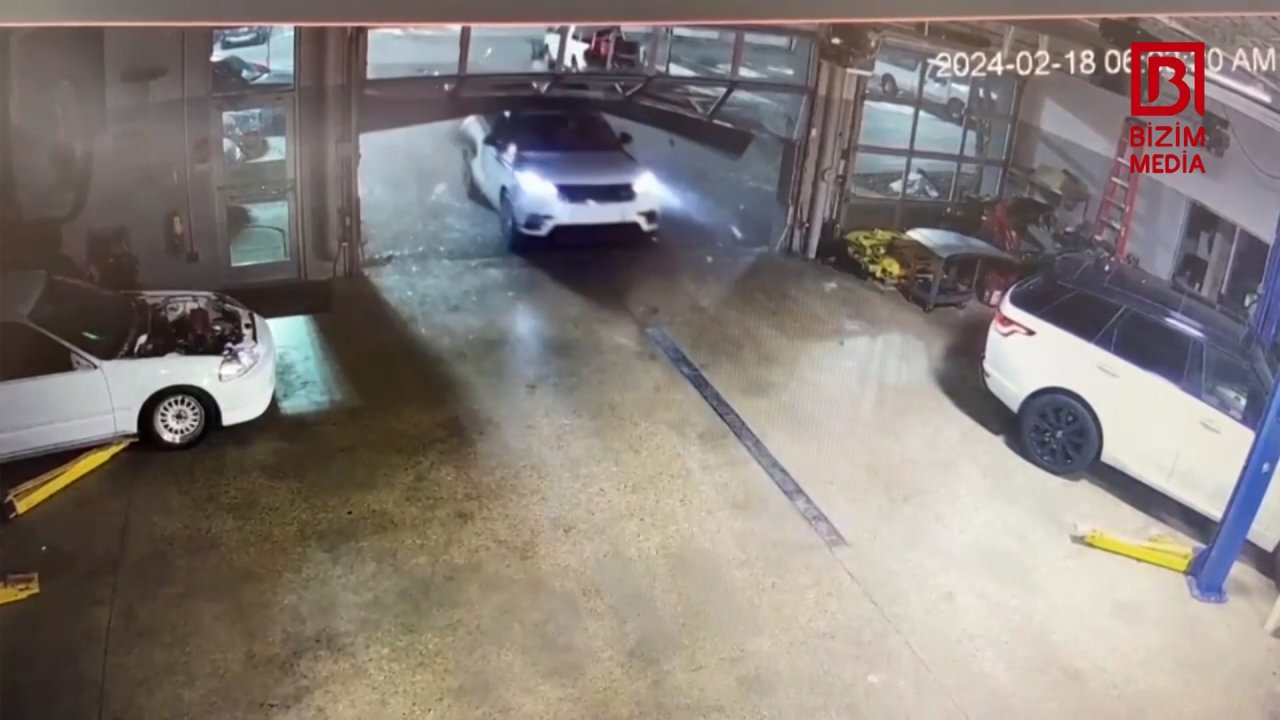 Lüks mağazaya girərək 583 min dollar dəyərində 9 avtomobil oğurladılar - ANBAAN VİDEO Lüks mağazaya girərək 583 min dollar dəyərində 9 avtomobil oğurladılar - ANBAAN VİDEO