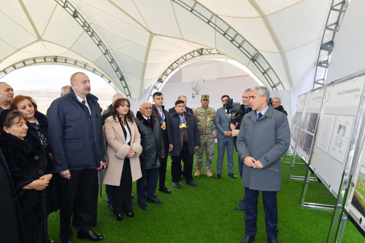İlham Əliyev Xocalıda soyqırımı memorialının təməlini qoydu – FOTO/VİDEO - foto 10