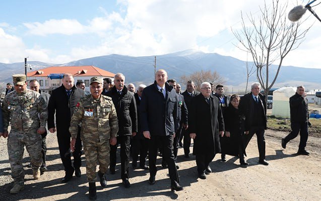 Prezident Xocalı sakinləri ilə Qarabağı gəzdi - QÜRUR DOLU GÖRÜNTÜLƏR Prezident Xocalı sakinləri ilə Qarabağı gəzdi - QÜRUR DOLU GÖRÜNTÜLƏR