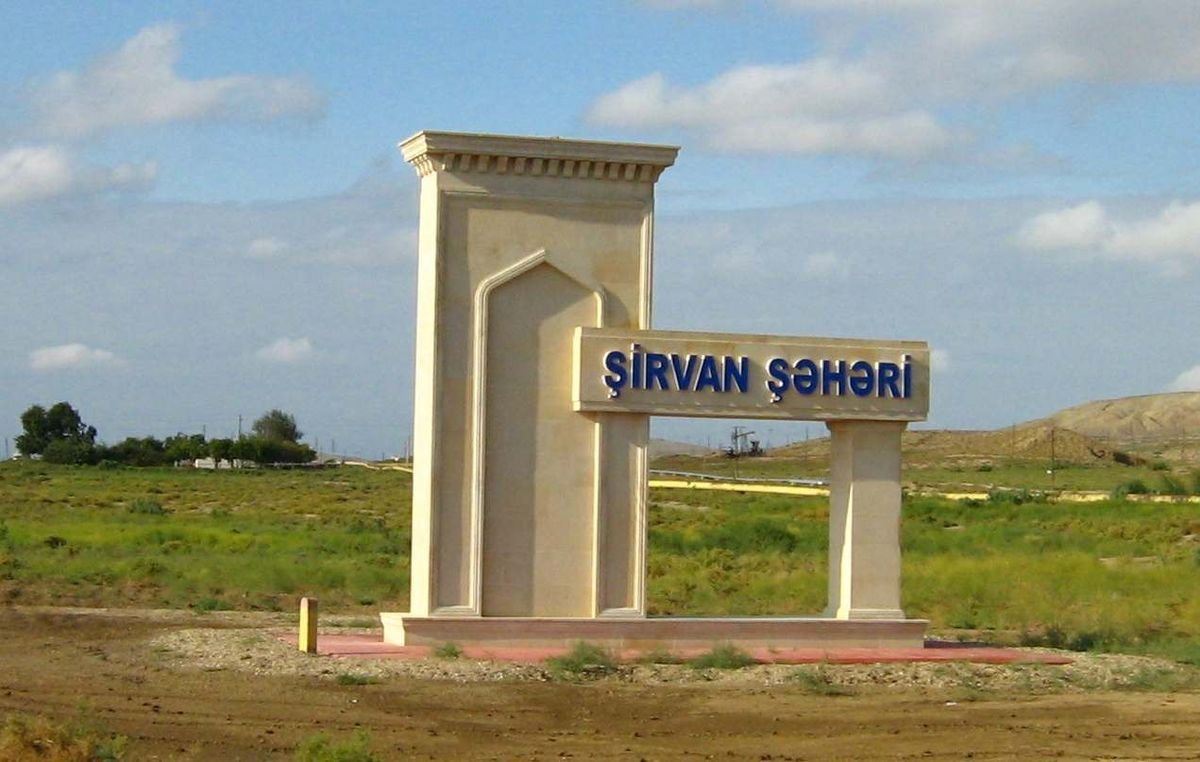 Şirvanda 18 yaşlı oğlan bıçaqlandı