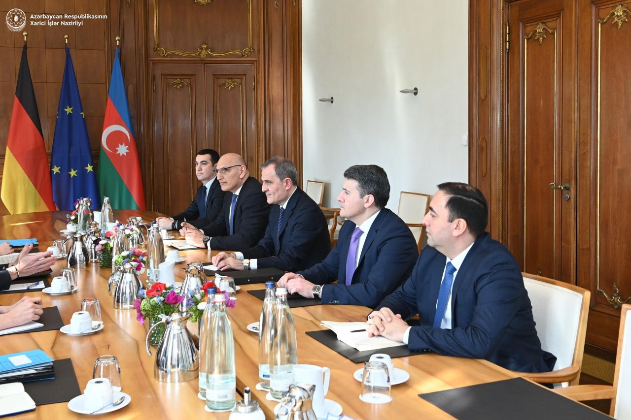 Ceyhun Bayramov Almaniyanın dövlət katibi ilə görüşdü – FOTO - foto 1