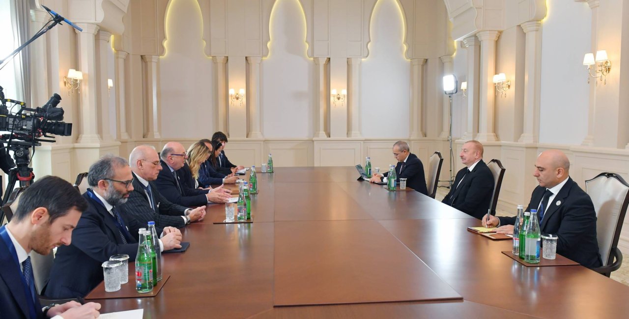 Prezident italiyalı naziri qəbul etdi – FOTO/VİDEO Prezident italiyalı naziri qəbul etdi – FOTO/VİDEO