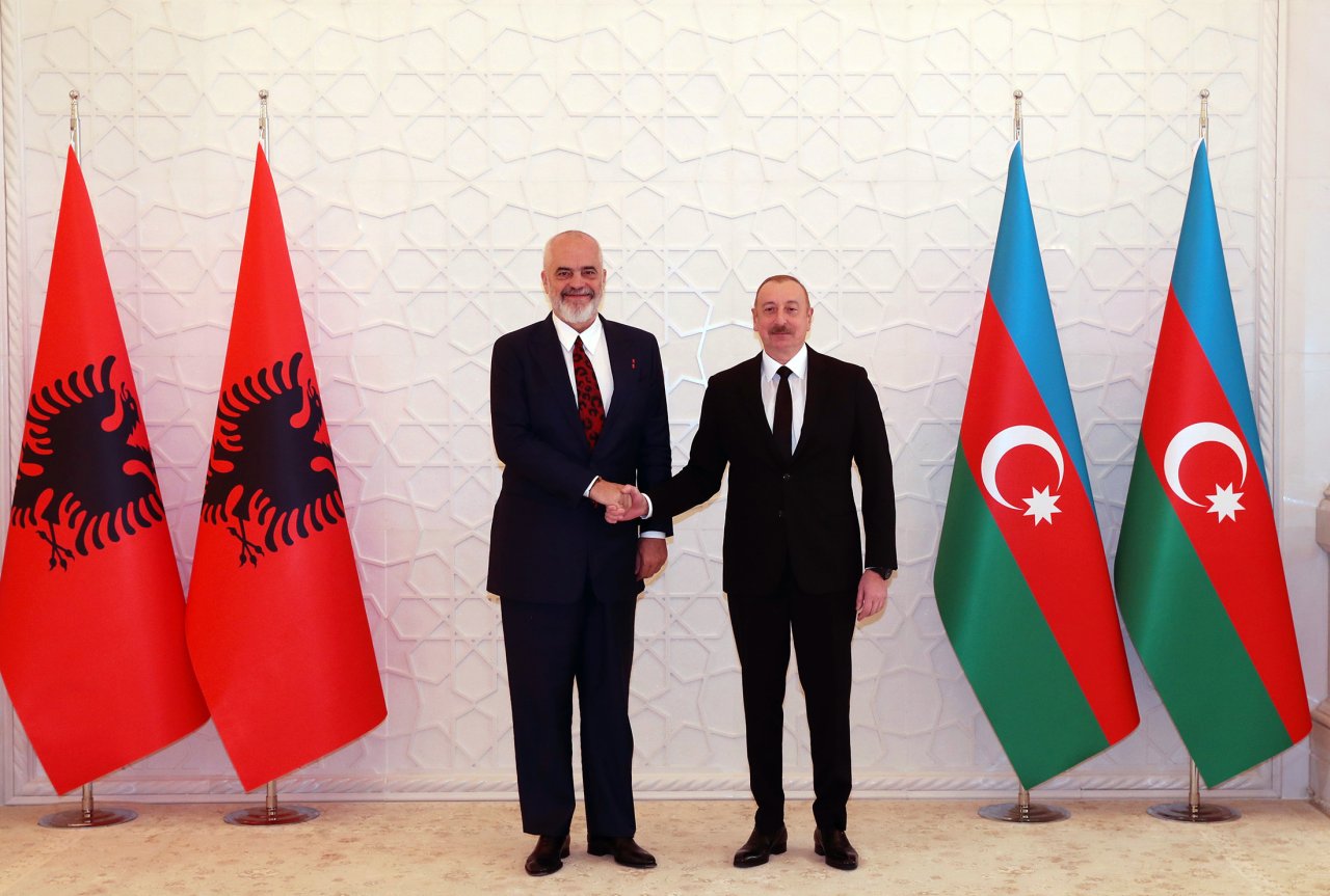 Prezident Albaniyanın Baş naziri ilə təkbətək görüşdü - FOTO/VİDEO - foto 2