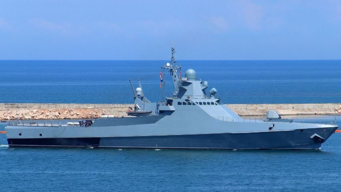 Ukrayna Rusiyanın hərbi katerini dronla məhv etdi - FOTO/VİDEO - foto 1