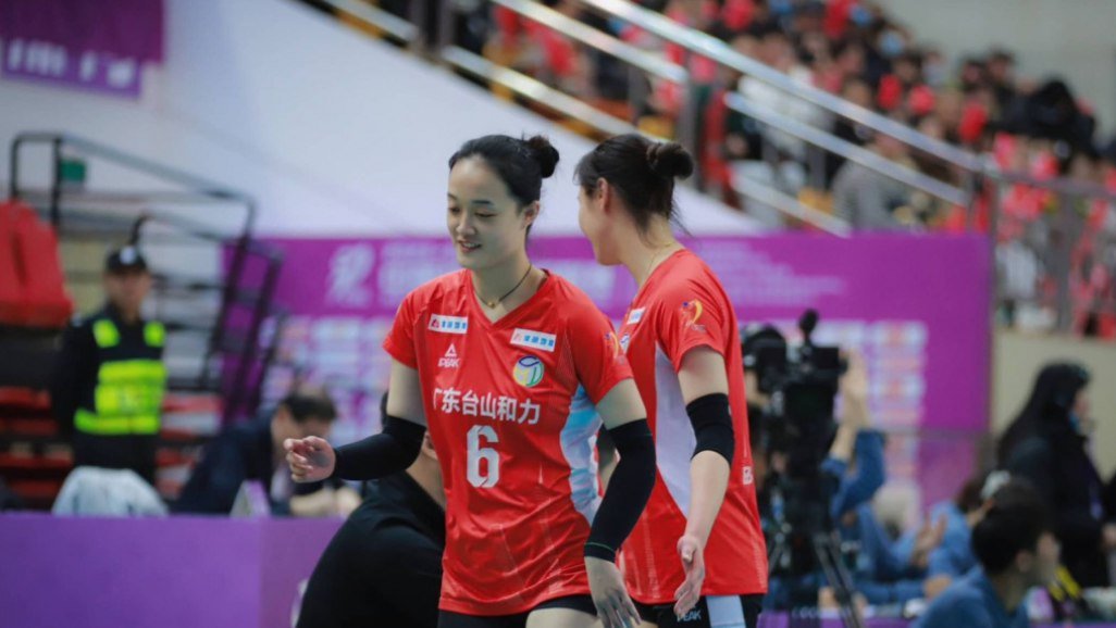 Çinli voleybolçu Bakını Çinli voleybolçu Bakını