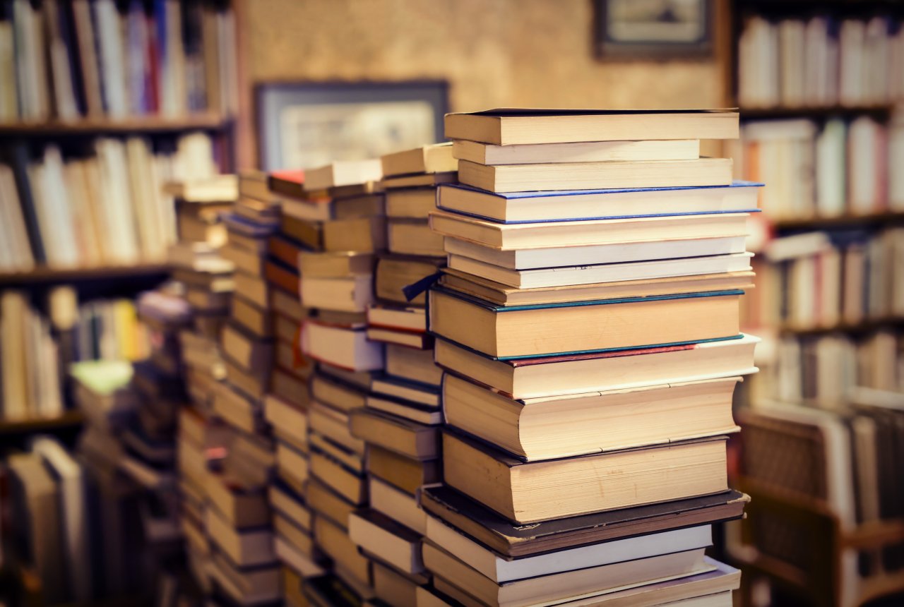 Azərbaycana 150 adda kitab gətirilə bilməz - QADAĞAN OLUNUB